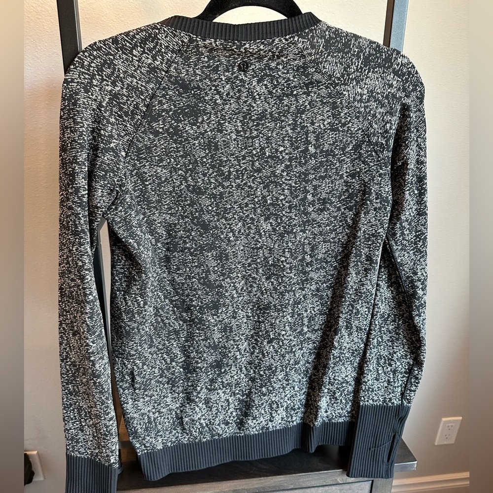 Lululemon top - Picture 2 of 3